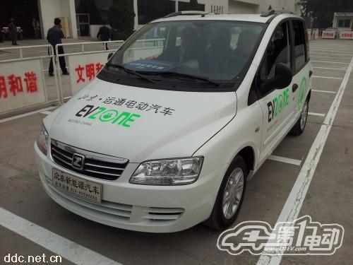 眾泰M300新能源汽車